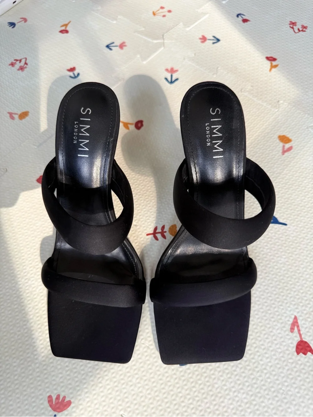 Simmi London Women’s Black Two-Strap Slide Heels